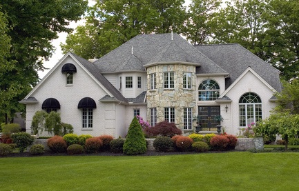 couple buying new home